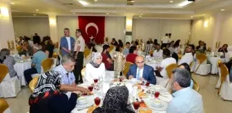 Aytekin Şahin: Vali Demirtaş, İftar Yemeğinde Şehit Aileleri ve Gazilerle Bir Araya Geldi Aytekin Şahin: Vali Demirtaş, İftar Yemeğinde Şehit Aileleri ve Gazilerle Bir Araya Geldi
