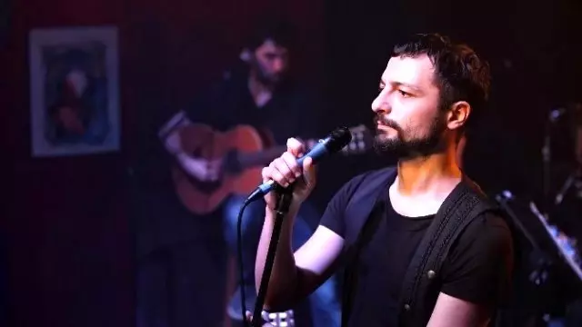 Adanalılar Mehmet Erdem ile Kubbeli Han'da Buluşuyor Adanalılar Mehmet Erdem ile Kubbeli Han'da Buluşuyor