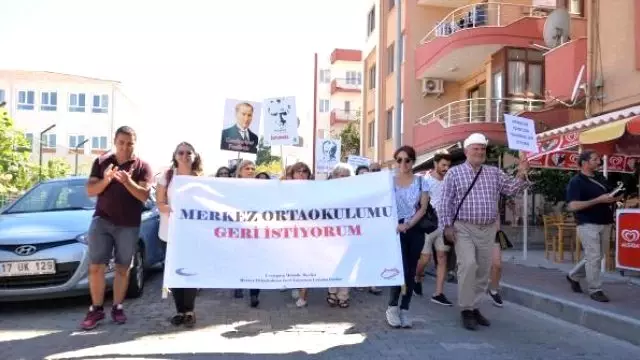 Başkan Gökhan, Velilere Destek İçin Yürüdü Başkan Gökhan, Velilere Destek İçin Yürüdü