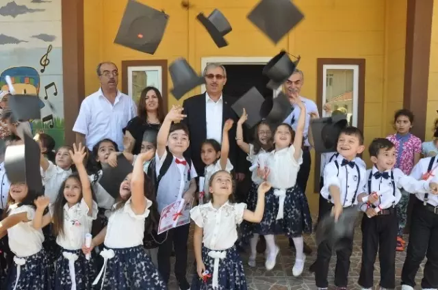 Cumhurbaşkanı Erdoğan'ın Sahip Çıktığı Kayra'nın Karne Sevinci Cumhurbaşkanı Erdoğan'ın Sahip Çıktığı Kayra'nın Karne Sevinci