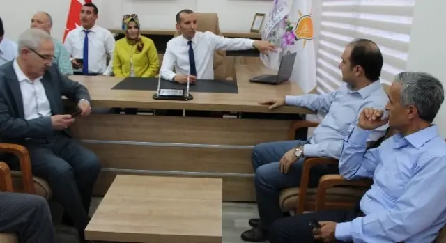 AK Parti Alaşehir Teşkilatı Yeni Lokaline Taşındı AK Parti Alaşehir Teşkilatı Yeni Lokaline Taşındı