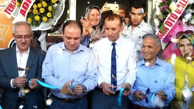 AK Parti Alaşehir Teşkilatı Yeni Lokaline Taşındı AK Parti Alaşehir Teşkilatı Yeni Lokaline Taşındı