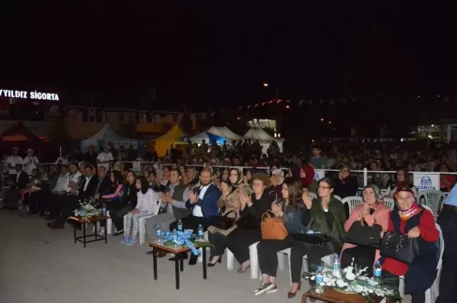 Niksar'da Bedirhan Gökçe Rüzgarı Esti Niksar'da Bedirhan Gökçe Rüzgarı Esti