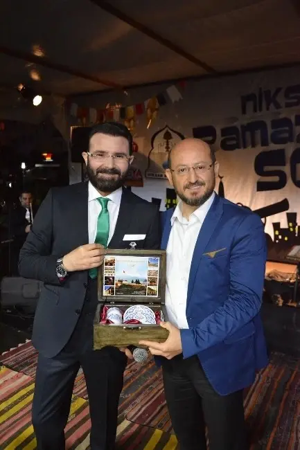 Niksar'da Bedirhan Gökçe Rüzgarı Esti Niksar'da Bedirhan Gökçe Rüzgarı Esti
