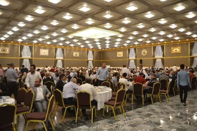 Sadi Bilgiç Isparta'yı İftarda Buluşturdu Sadi Bilgiç Isparta'yı İftarda Buluşturdu