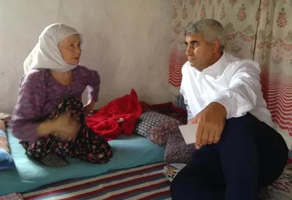 Evleri Gezip, Yaşlı ve Yardıma Muhtaç Olanlara Yardım Eli Uzattılar