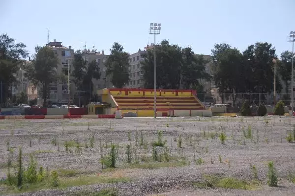 İzmir Tam Bir Stat Mezarlığı