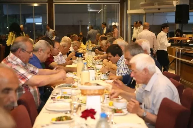 Karşıyaka'da Hoşgörü İftarı Karşıyaka'da Hoşgörü İftarı