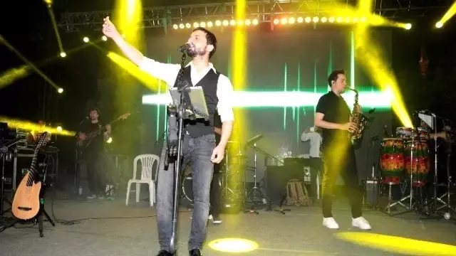 Kubbeli Han'da Mehmet Erdem Coşkusu Kubbeli Han'da Mehmet Erdem Coşkusu