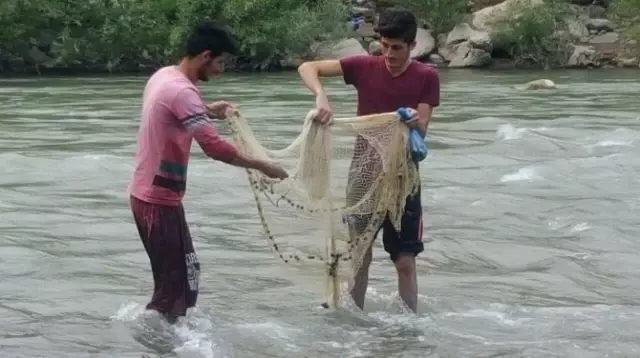 Habur Çayı Gençlere Ekmek Kapısı Oldu Habur Çayı Gençlere Ekmek Kapısı Oldu