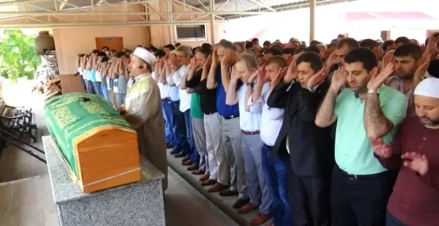 Senelik İzninde Türkmenlere Yardıma Gittiği Suriye'de Hayatını Kaybetti Senelik İzninde Türkmenlere Yardıma Gittiği Suriye'de Hayatını Kaybetti