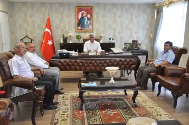 Milas Kaymakamı Fuat Gürel'e Nezaket Ziyaretleri Milas Kaymakamı Fuat Gürel'e Nezaket Ziyaretleri