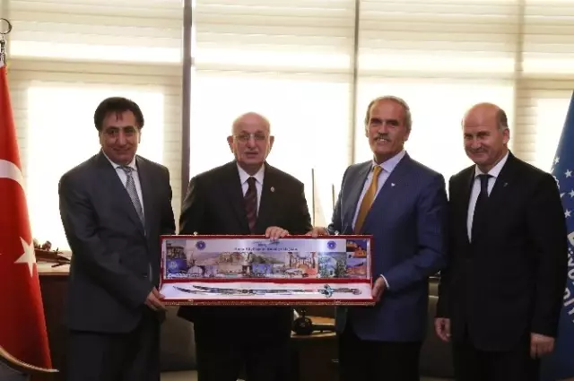 TBMM Başkanı'na El Yapımı Zülfikar TBMM Başkanı'na El Yapımı Zülfikar