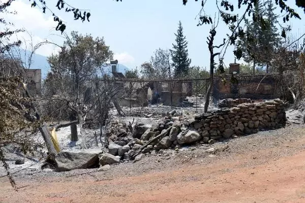 Adrasan'daki Orman Yangını Kontrol Altında (4) Adrasan'daki Orman Yangını Kontrol Altında (4)