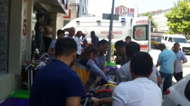 Berberde Aniden Fenalaşan Şahıs Hayatını Kaybetti Berberde Aniden Fenalaşan Şahıs Hayatını Kaybetti