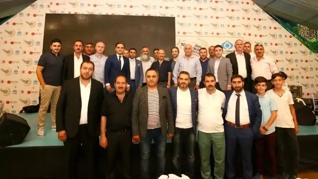 Sultangazi'de Dünya Müslümanları Birarada Sultangazi'de Dünya Müslümanları Birarada