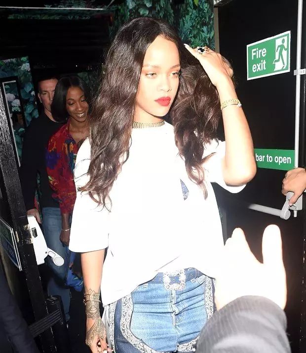 Rihanna�nın Çizmesi Çok Konuşulacak Haberler Magazin