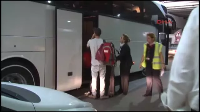 İzmir Uçaklar İzmir'e İndi İzmir Uçaklar İzmir'e İndi