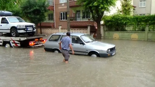 Karaman�da Sağanak Nedeniyle Evleri Su Bastı Haberler