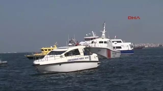Kabotaj Bayramı'nda Halat Eğlencesi Kabotaj Bayramı'nda Halat Eğlencesi