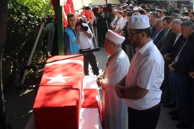 Sakarya Şehidini Uğurladı Sakarya Şehidini Uğurladı