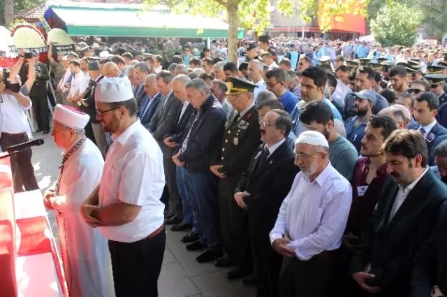 Sakarya Şehidini Uğurladı Sakarya Şehidini Uğurladı