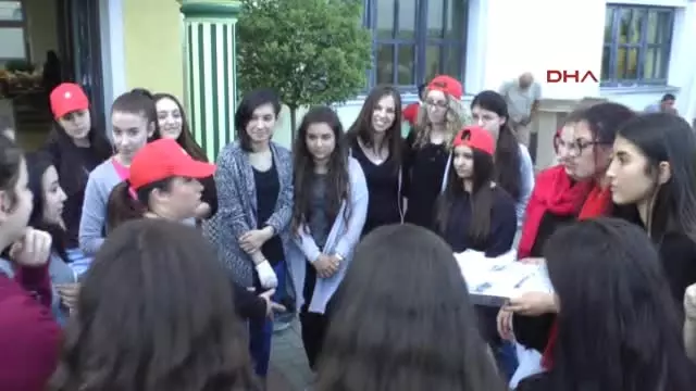 Alman Başkan: Terör Bizi Korkutmuyor, Türkiye?ye Gideceğiz Alman Başkan: Terör Bizi Korkutmuyor, Türkiye?ye Gideceğiz