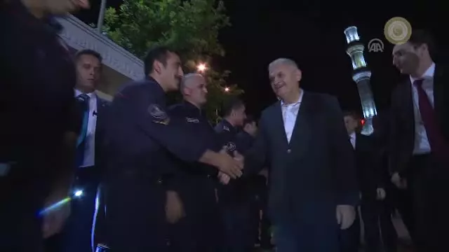 Başbakan Yıldırım, Yenişehir İtfaiye İstasyonu'nu Ziyaret Etti