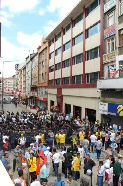 Madımak Olaylarında Hayatını Kaybedenler Olayın 23. Yılında Anıldı Madımak Olaylarında Hayatını Kaybedenler Olayın 23. Yılında Anıldı