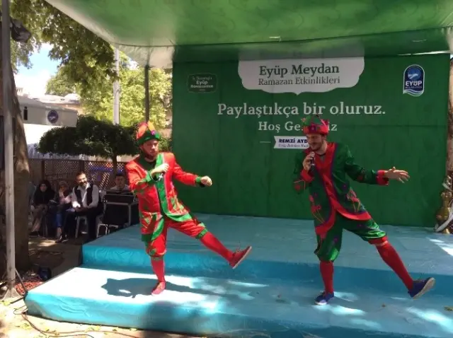 Tekne Orucu' Tutan Çocuklar Son İftarını Eyüp Sultan'ın Gölgesinde Yaptı