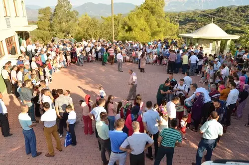 Kumluca'da Yangın Sonrası İlk Bayram Kumluca'da Yangın Sonrası İlk Bayram