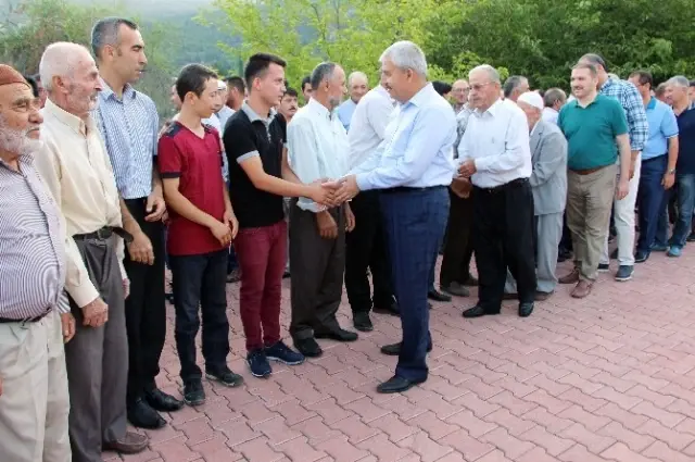 Kumluca'daki Yangın Bölgesinde Buruk Bayramlaşma Kumluca'daki Yangın Bölgesinde Buruk Bayramlaşma