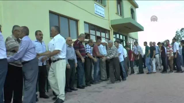 Yangın Bölgesinde Bayramlaşma Yangın Bölgesinde Bayramlaşma