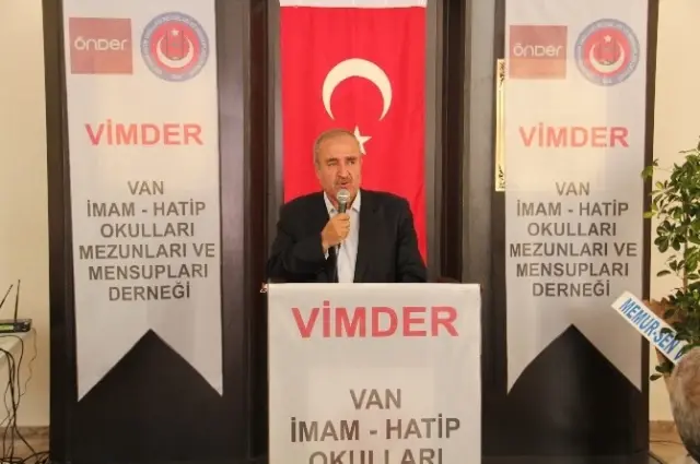 İmam Hatipliler 'Pilav Günü'nde Bir Araya Geldi İmam Hatipliler 'Pilav Günü'nde Bir Araya Geldi