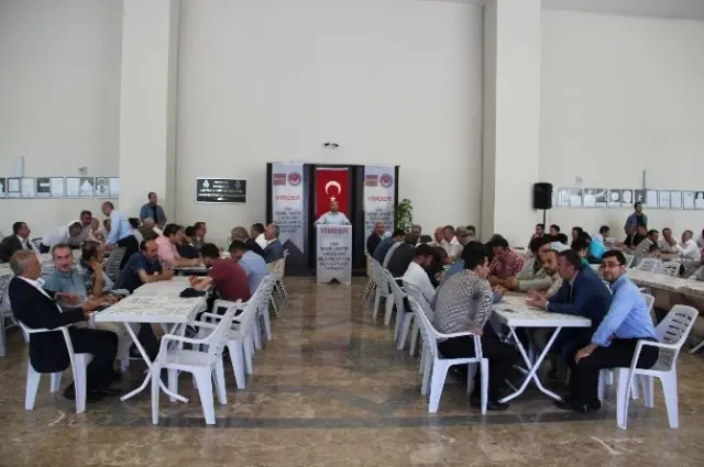 İmam Hatipliler 'Pilav Günü'nde Bir Araya Geldi İmam Hatipliler 'Pilav Günü'nde Bir Araya Geldi
