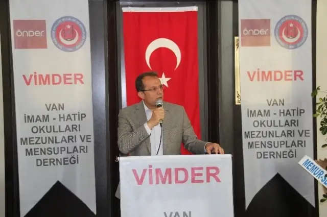İmam Hatipliler 'Pilav Günü'nde Bir Araya Geldi İmam Hatipliler 'Pilav Günü'nde Bir Araya Geldi