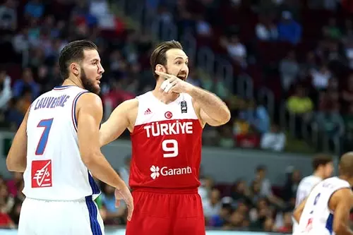 Milliler Fransa'ya Mağlup Oldu, Olimpiyat Hayali Son Buldu Milliler Fransa'ya Mağlup Oldu, Olimpiyat Hayali Son Buldu