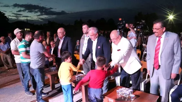 Başkan Tollu Vatandaşlarla Avgadıda Bayramlaştı