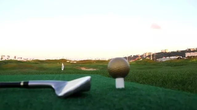 Dünyanın İlk Denizden Dolgu Golf Sahası Açıldı Dünyanın İlk Denizden Dolgu Golf Sahası Açıldı