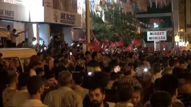 Diyarbakır'da Darbe Girişimi Protesto Edildi Diyarbakır'da Darbe Girişimi Protesto Edildi
