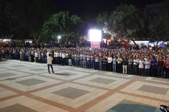 Orhangazililer Darbeye Karşı Tek Ses Orhangazililer Darbeye Karşı Tek Ses