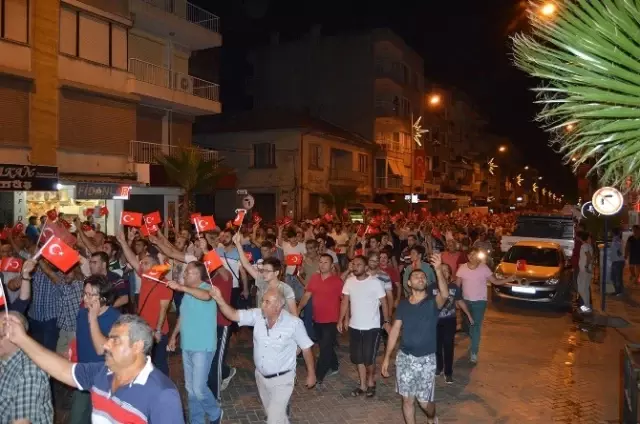 Turgutlulu Vatandaşlar Sokağa Döküldü Turgutlulu Vatandaşlar Sokağa Döküldü