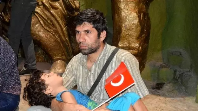 Turgutlulu Vatandaşlar Sokağa Döküldü Turgutlulu Vatandaşlar Sokağa Döküldü