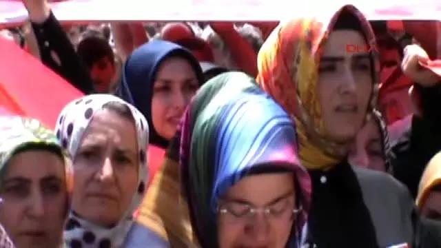 Trabzon Gölbaşı'nda Şehit Olan Özel Hareket Şube Müdürü Dursun Acar, Memleketinde Toprağa Verildi Trabzon Gölbaşı'nda Şehit Olan Özel Hareket Şube Müdürü Dursun Acar, Memleketinde Toprağa Verildi