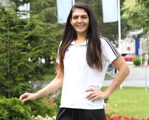 Esra Ural: Beni Esra Erol Diye Anons Ettiler Çok Güldüm Esra Ural: Beni Esra Erol Diye Anons Ettiler Çok Güldüm