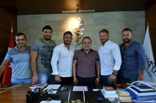 Konyaaltı Belediyesi Güreşçileri Kırkpınar'a Hazır Konyaaltı Belediyesi Güreşçileri Kırkpınar'a Hazır