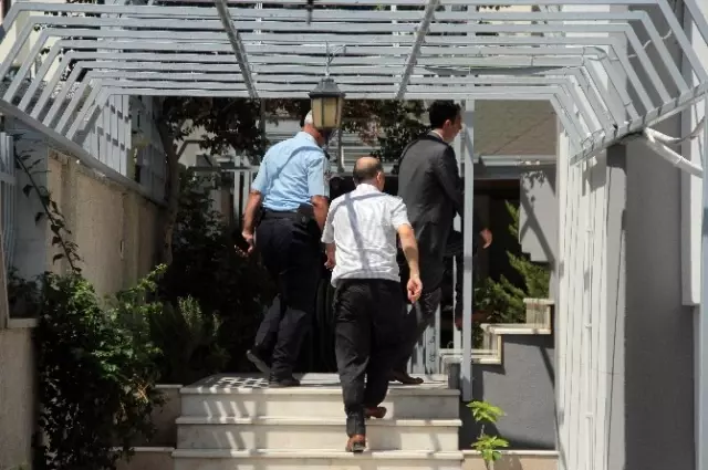 Adana'da Fetö'ye Yakın 14 Özel Okul ve Bir Üniversite Kapatıldı