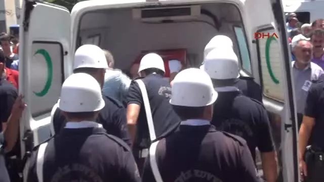 Aksaraylı Şehit Polis Aksu Göz Yaşlarıyla Uğurlandı Aksaraylı Şehit Polis Aksu Göz Yaşlarıyla Uğurlandı
