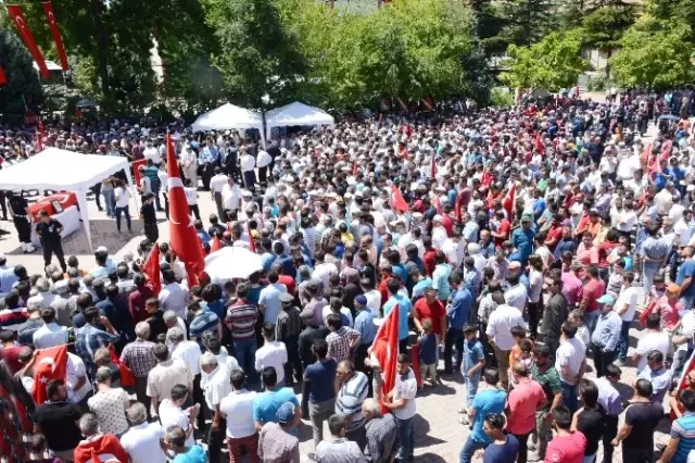 Anneden Şehit Oğluna: Vatan Haini Olmadın, Alnım Ay Gibi Açık Anneden Şehit Oğluna: Vatan Haini Olmadın, Alnım Ay Gibi Açık