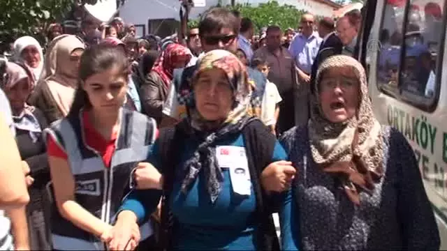Şehit Polis Memuru Aksu Son Yolculuğuna Uğurlandı Şehit Polis Memuru Aksu Son Yolculuğuna Uğurlandı